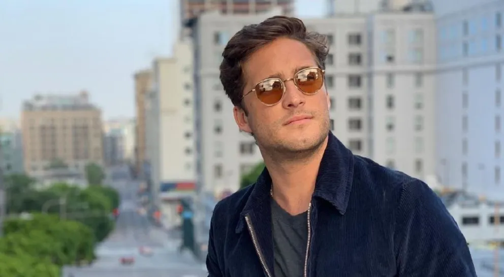 Diego Boneta en la alfombra roja