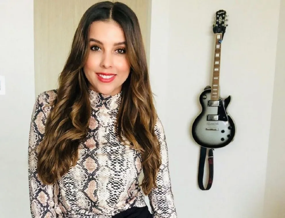 Paulina Goto cautiva a sus fans 