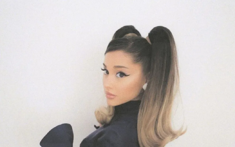 Ariana Grande reveló la fecha de estreno de su nuevo single "Positions"