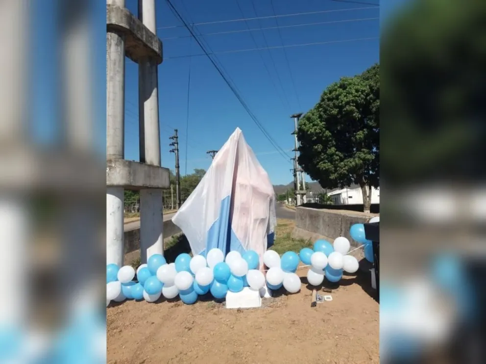colocan estatua de nestor en tartagal