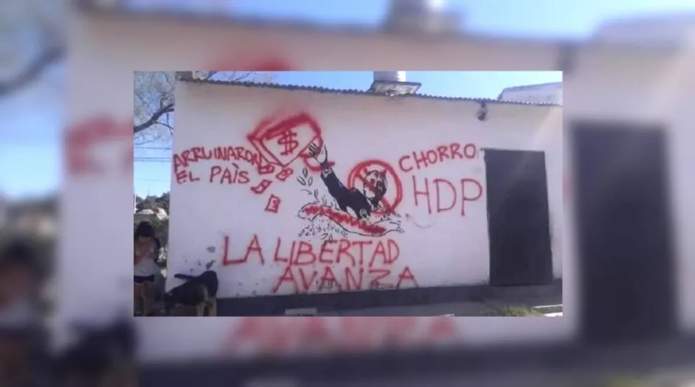 "Chorro, HDP, arruinaste al país": salteños furiosos arremetieron contra un mural de Néstor Kirchner