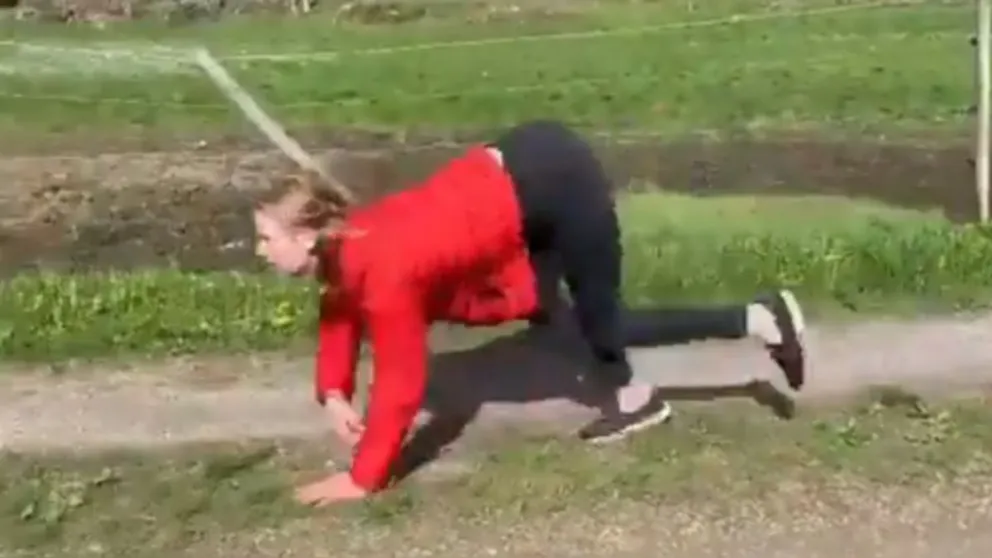 VIDEO: "mujer caballo" es viral en las redes sociales