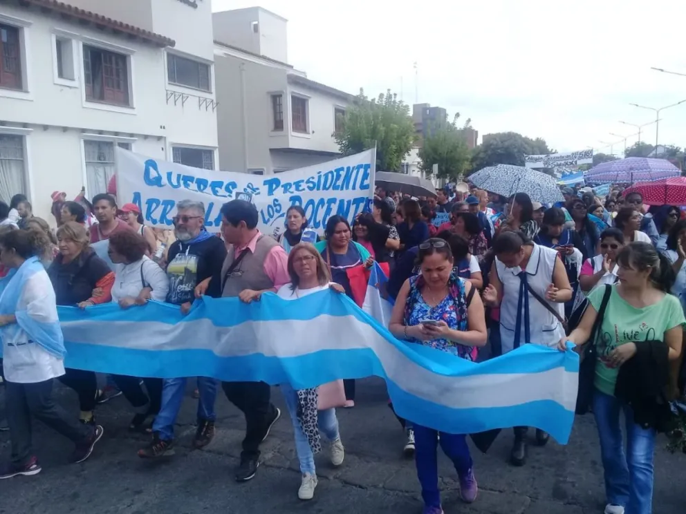 Conflicto docente: “Ni la Ministra ni el Gobernador saben lo que es trabajar en una escuela carente de recursos”