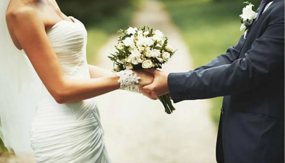 Hasta que la muerte los separe: apuñaló a su esposo en la noche de bodas