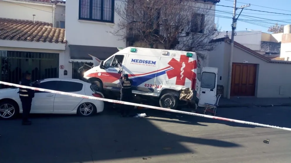 Choque en Avenida Entre Ríos y Pueyrredón: "La señora Iba a fallecer antes de que lleguemos al hospital”