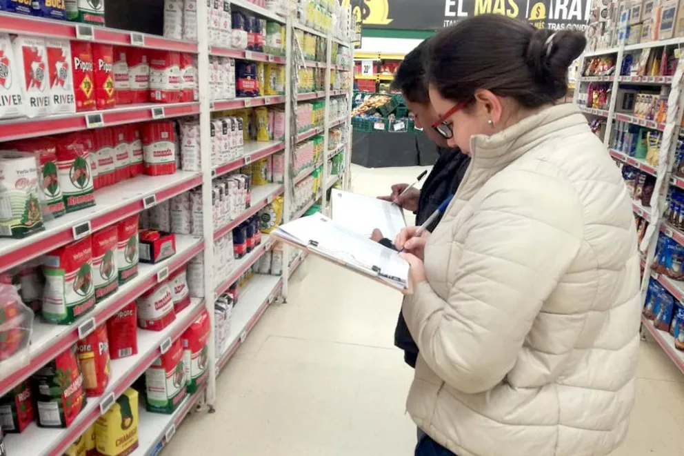 Defensa al Consumidor verifica el funcionamiento del programa Precios Esenciales