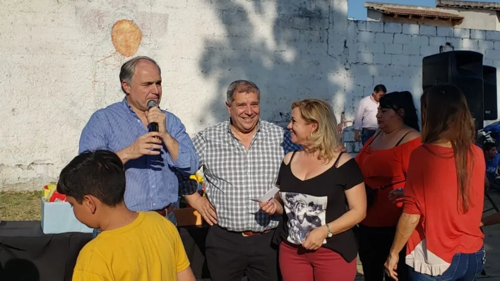Ángel Causarano compartió la tarde con los vecinos del barrio Santa Cecilia