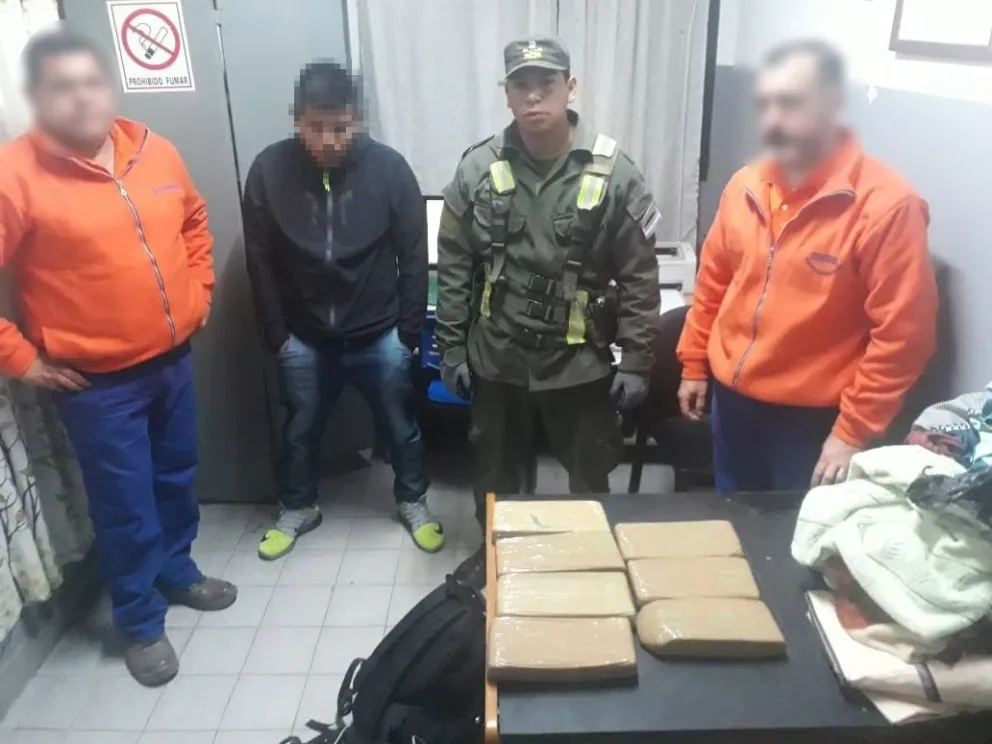 ¡Basta de narcos! Boliviano fue interceptado cuando venía de Orán con varios kilos de droga