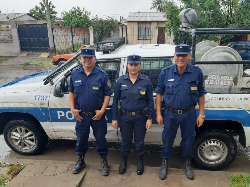 Acto heroico: policías salteños salvaron la vida de un recién nacido y asistieron a la madre