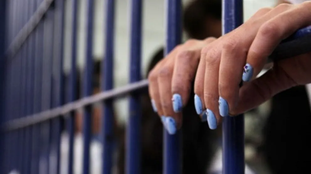 Joven está presa por asesinato, y desde la cárcel, se abrió una cuenta de Onlyfans 