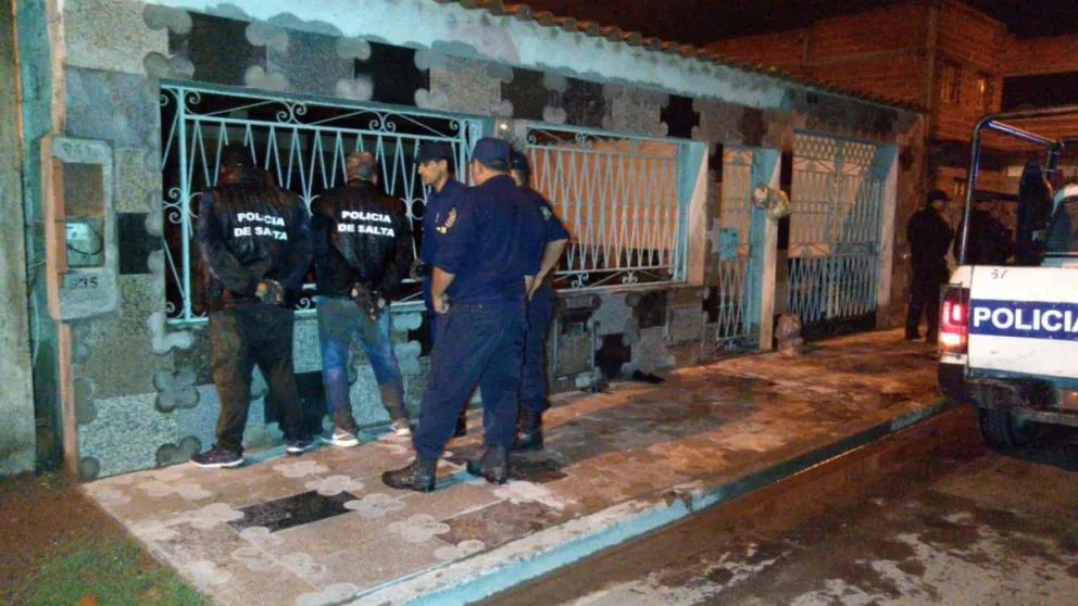 Salteños fueron sorprendidos mientras dormían: los maniataron y agredieron