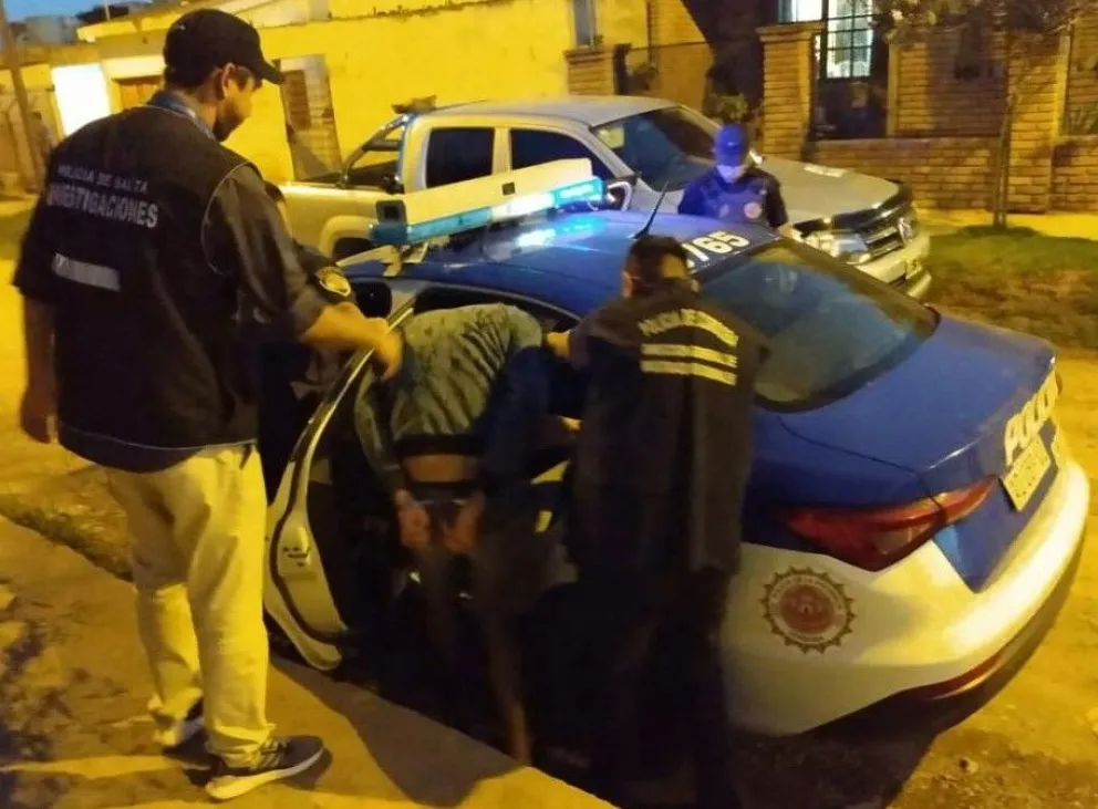 Salta: robaron 23 mil dólares y 35 mil pesos en una playa de estacionamiento de un centro comercial