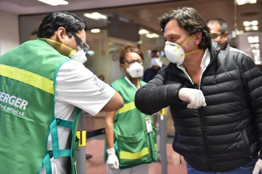 Coronavirus: Sáenz supervisó personalmente el protocolo de seguridad sanitaria en el aeropuerto