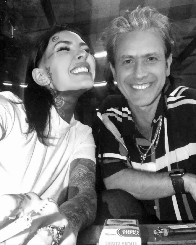 El primer beso público de Candelaria Tinelli y Coti Sorokin