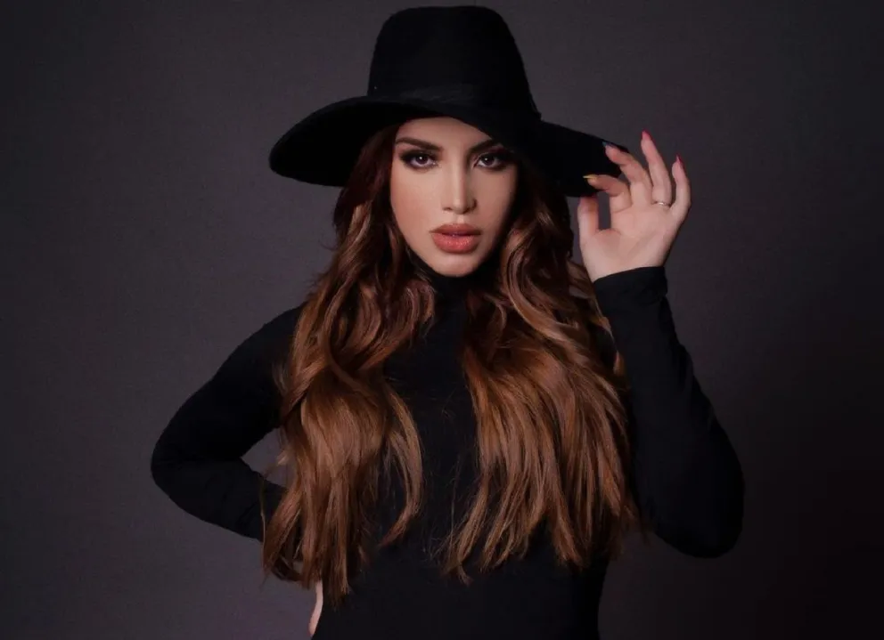 Kimberly Loaiza en una sesión de fotos 