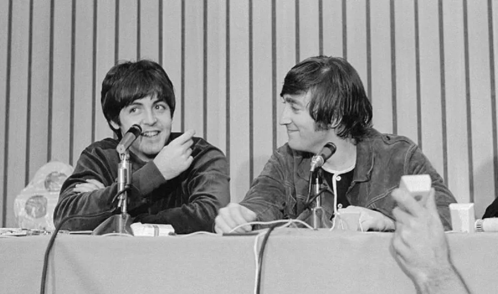Paul McCartney y John Lennon. Fuente (Twitter)