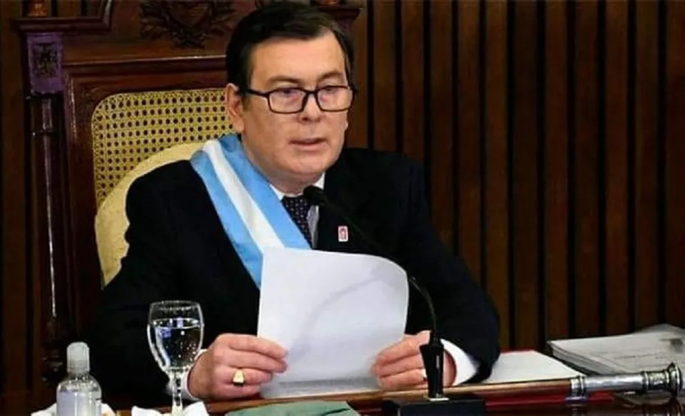 Gerardo Zamora es el que peor le paga a los docentes en Santiago del Estero