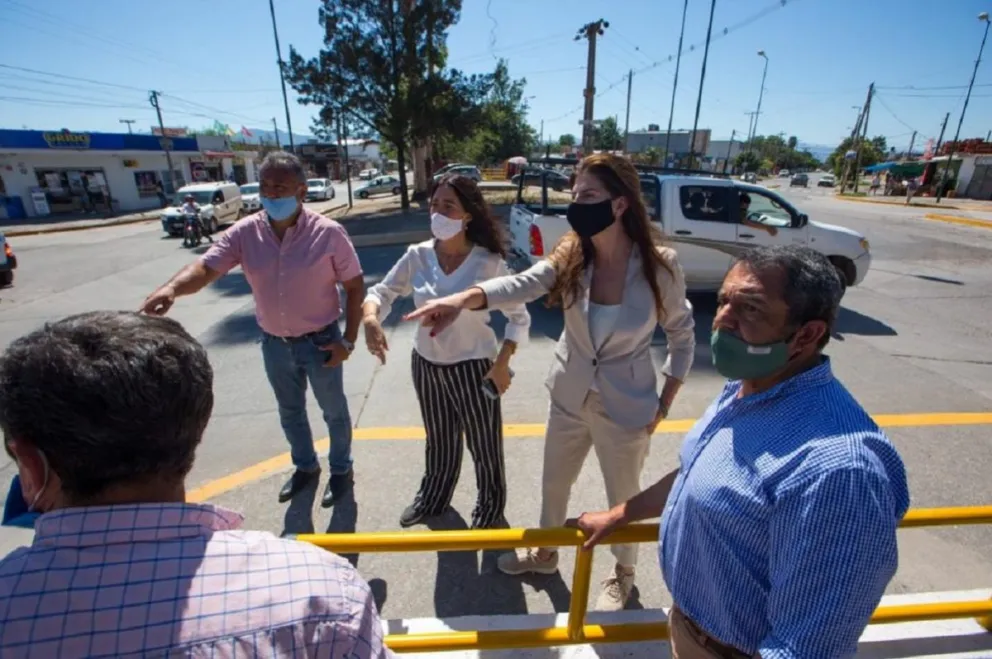 La intendente Bettina Romero recorrió la nueva rotonda de zona Sur