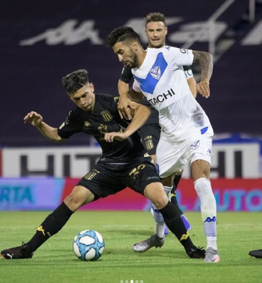 Racing no levanta cabeza y Velez le ganó 2 a 1 sobre la hora