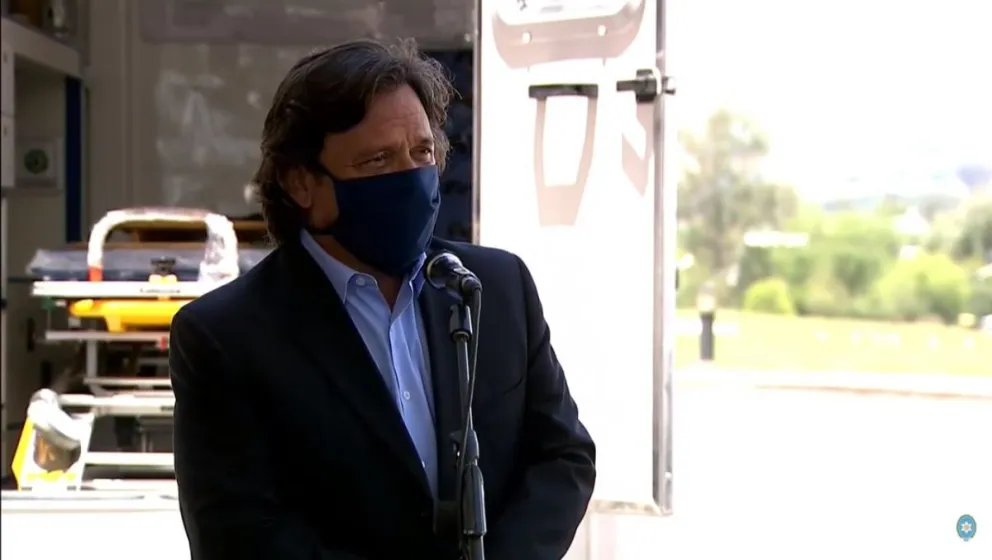 El Gobernador Gustavo Sáenz entregó ambulancias de alta complejidad a hospitales del interior