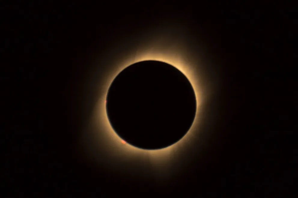 |EN VIVO| Voces Críticas te trae el segundo a segundo del eclipse total del Sol