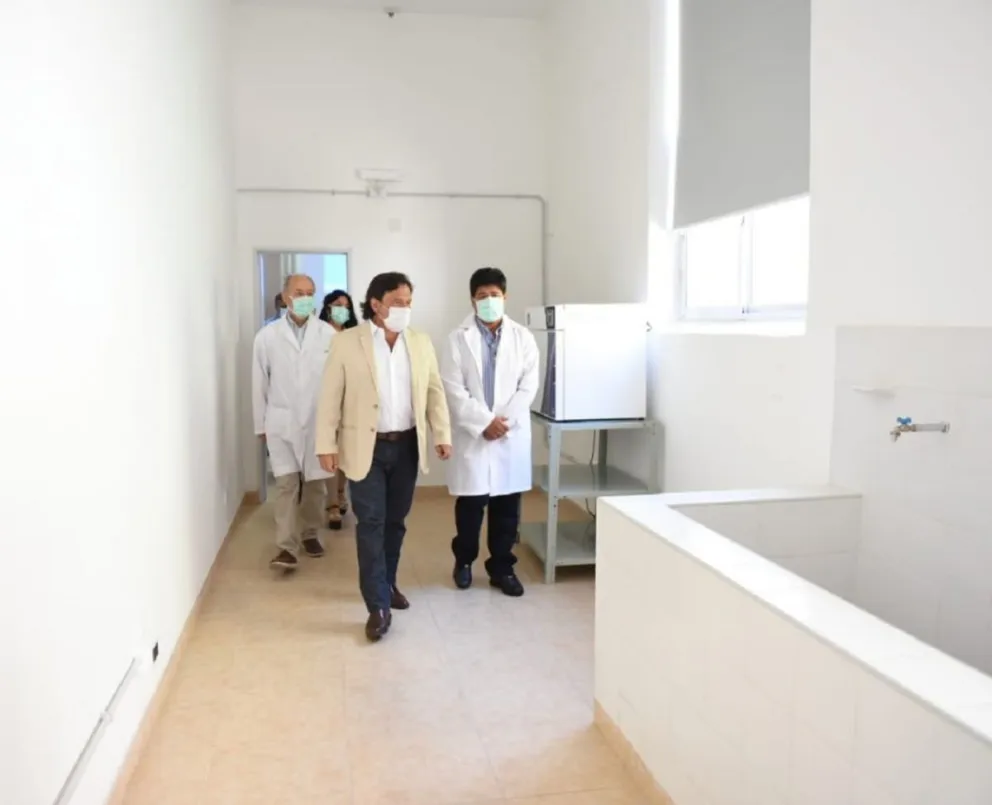 Tecnología de punta en Salta: así es el Laboratorio que investiga microorganismos perjudiciales