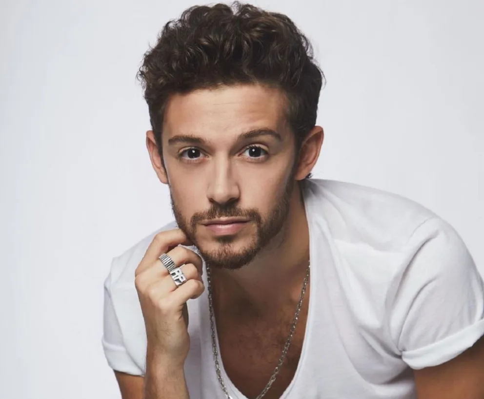 Ruggero Pasquarelli compartió material inédito de la creación de su tema “Dos extraños”
