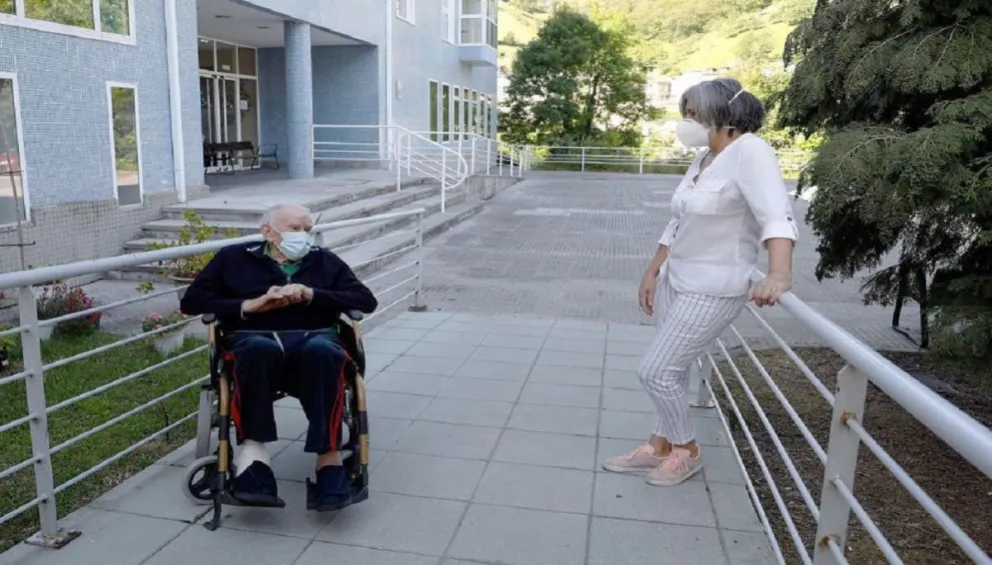 Habilitan las visitas a los geriátricos durante las fiestas de fin de año