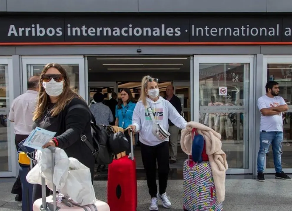 Suspenden ingresos y salidas de vuelos desde y hacia Gran Bretaña