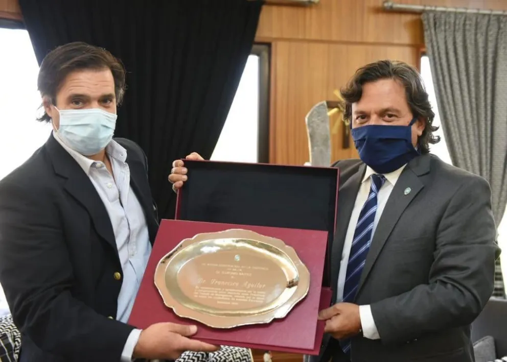 "Fue un honor": Gustavo Sáenz reconoció a Francisco Aguilar por su desempeño como presidente del COE
