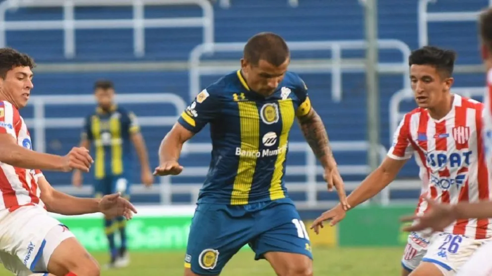 Rosario Central y Unión empataron 2 a 2 y el Canalla se quedó con el primer puesto