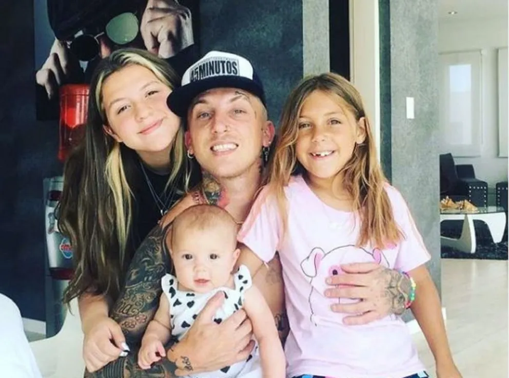 La foto familiar de Sol, la hija de El Polaco que oficializó la reconciliación entre su papá y Barby Silenzi