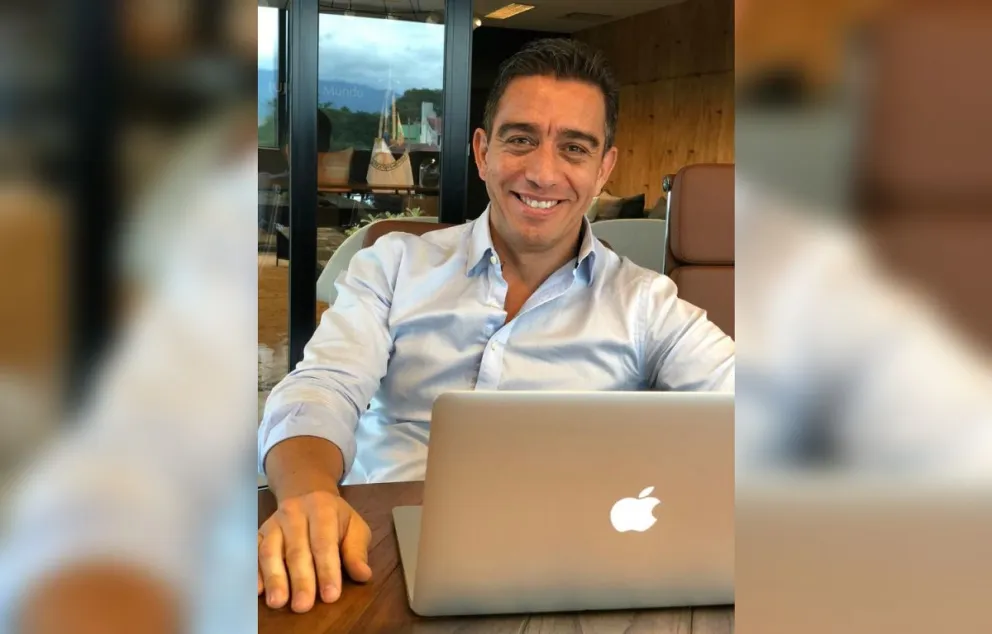 José María Zambrano y su análisis sobre los políticos y el rol fundamental que cumplen las redes sociales