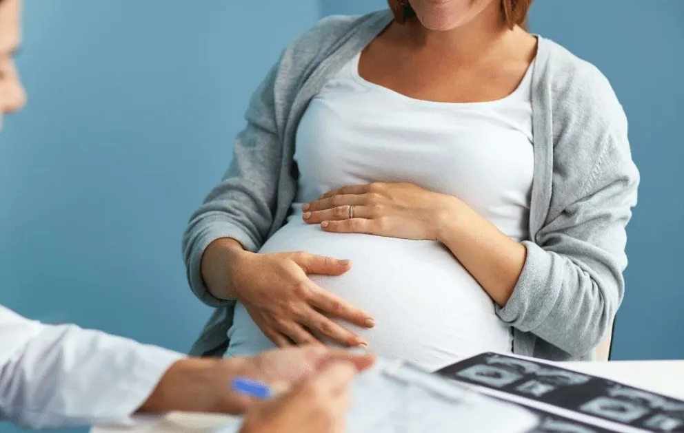 Jugaron con la ilusión de varias mujeres: les mentían con que estaban embarazadas para cobrarles por estudios médicos