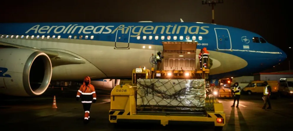 Atención: esta tarde partirá un nuevo avión de Aerolíneas Argentinas para buscar más vacunas Sputnik V