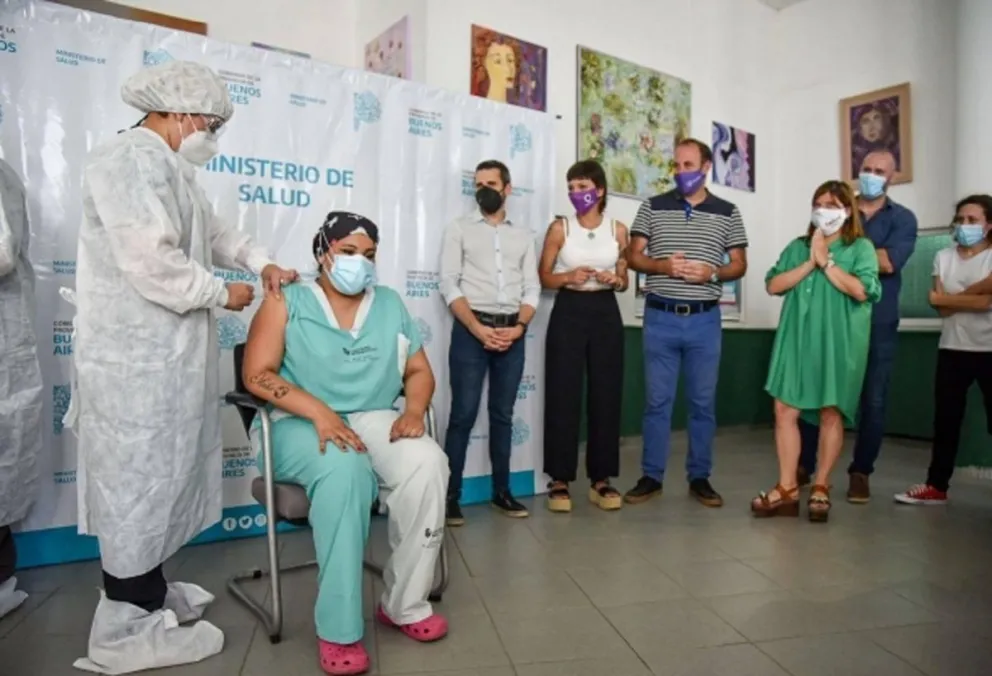En Qulimes, solo hicieron un simulacro de vacunación para la foto
