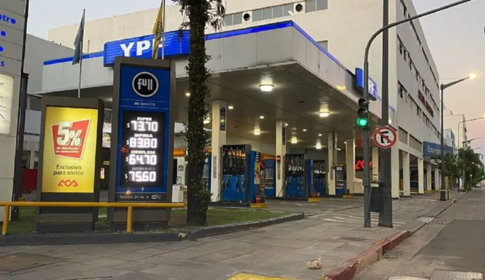 No hay respiro ni el último día: aumentó la nafta por séptima vez en año
