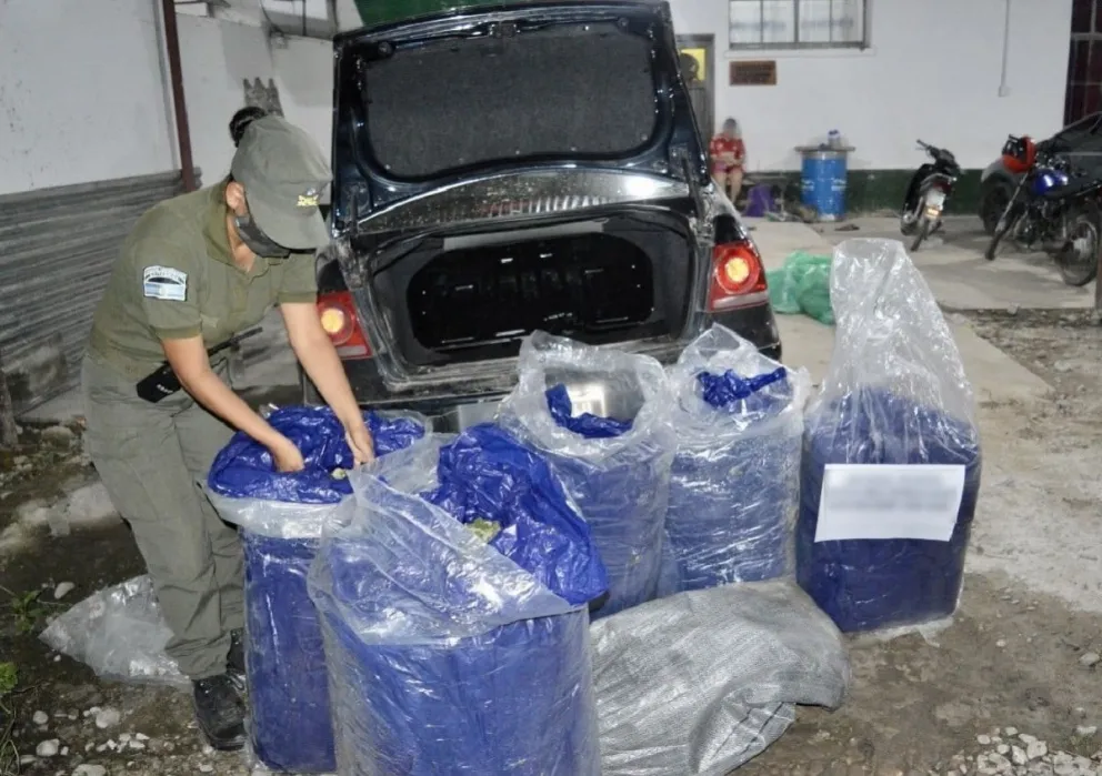 Tensión y pánico en Tartagal: atropelló a un gendarme para fugarse con 120 kilos de coca