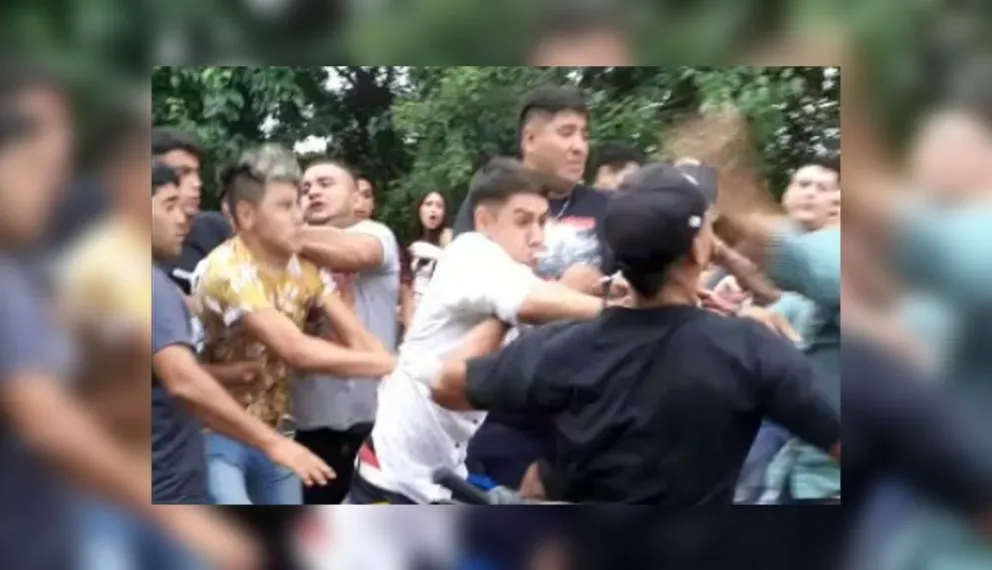 [VIDEO] Así fue la brutal batalla campal de la fiesta clandestina en la que participó el conocido funcionario salteño