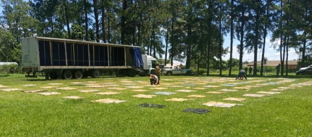 Golpe al narcotráfico: gendarmería decomisó casi dos toneladas de marihuana
