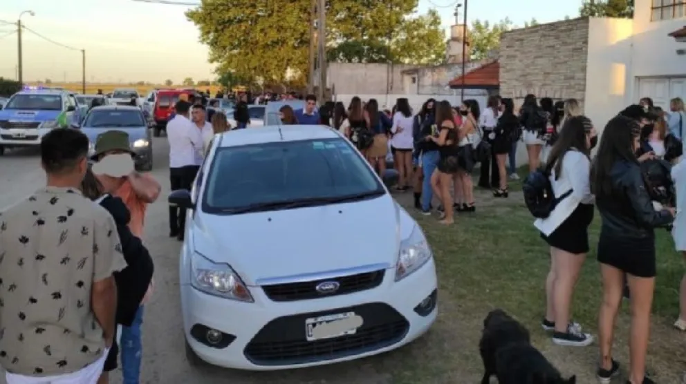 El coronavirus se hizo un picnic: desbaratan una fiesta clandestina con más de 1.000 invitados