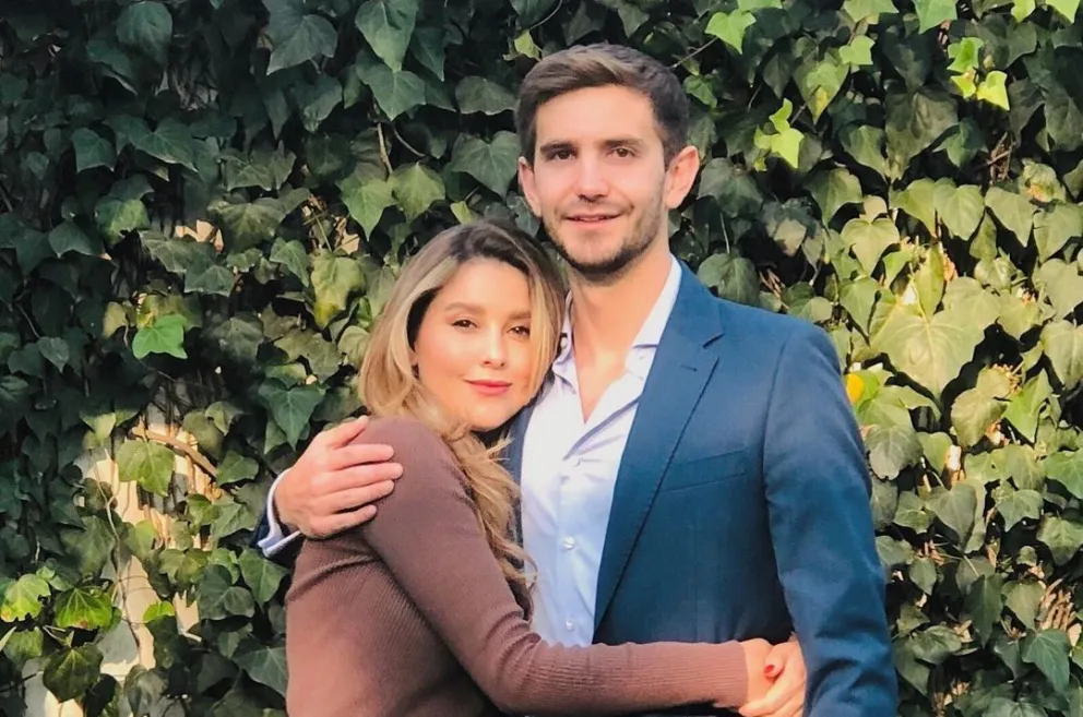 Paulina Goto y su novio