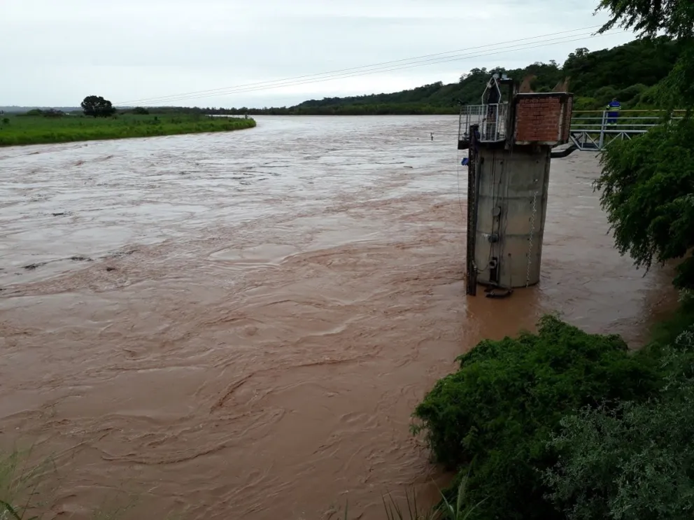Terror en el Río Bermejo: empeoró el tiempo, creció el caudal y se complica el rescate de los desaparecidos