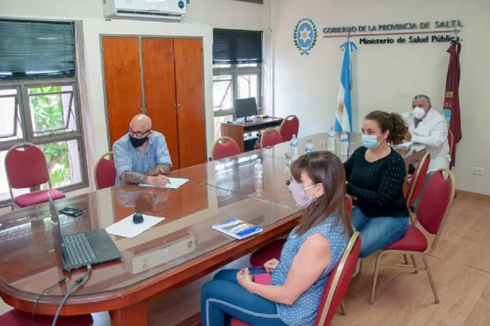 El Ministro de Salud se reunió con autoridades sanitarias de todo el país: "hay áreas de mayor transmisión viral"