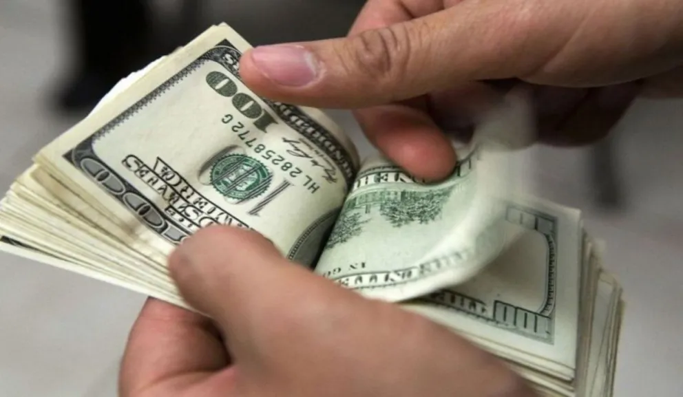 Con algunos cambios, así cotiza el dólar blue hoy 8 de enero 2021