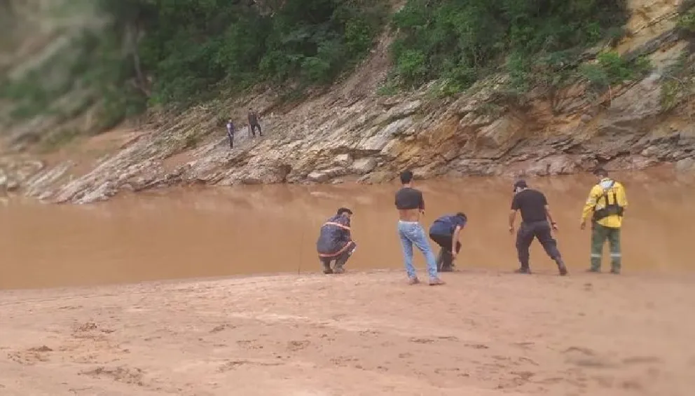 Otra tragedia en el interior salteño: se metió a nadar en el Río Caraparí y luego lo hallaron ahogado