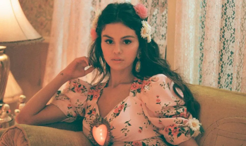 Selena Gómez anuncia "De una vez" su nuevo álbum en español y revoluciona todo