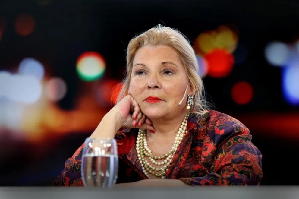 Para Carrió, la Sputnik V es "un negocio de Cristina con los rusos"