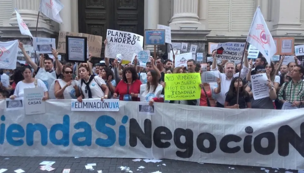 Hartos de las mentiras, familias salteñas afectadas por los créditos UVA piden soluciones