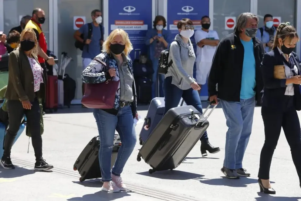 |URGENTE| Aterrizó en Argentina la nueva variante del coronavirus originada en Reino Unido